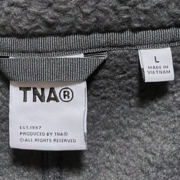 NWT Aritzia TNA Polartec® Thermal Pro® 1/2 Zip Sweatshirt - Picture 7 of 9